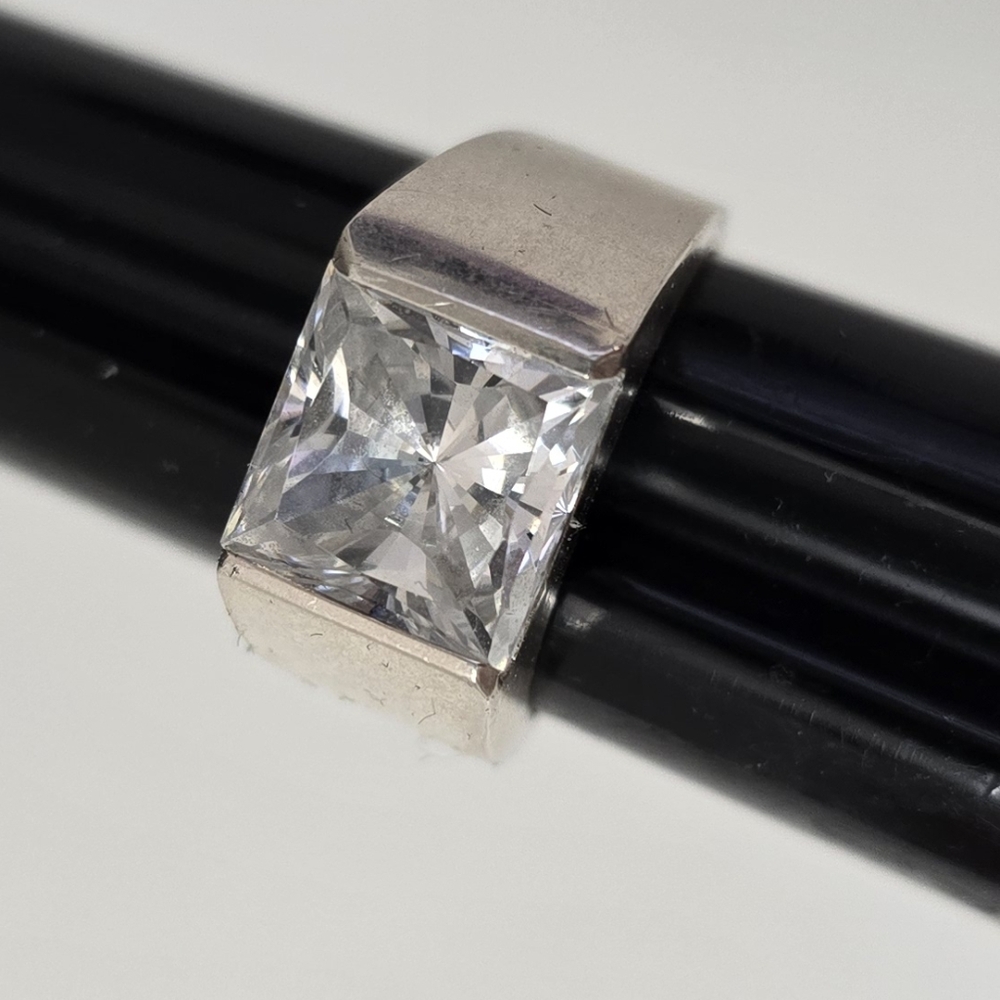 Sterling Silver 925 Solitaire Elegant Ring